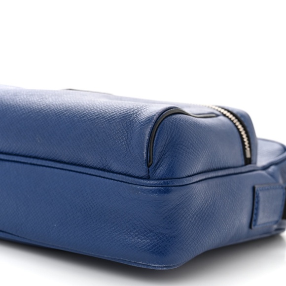 authentic LOUIS VUITTON Taiga Outdoor Messenger - Picture 9 of 13